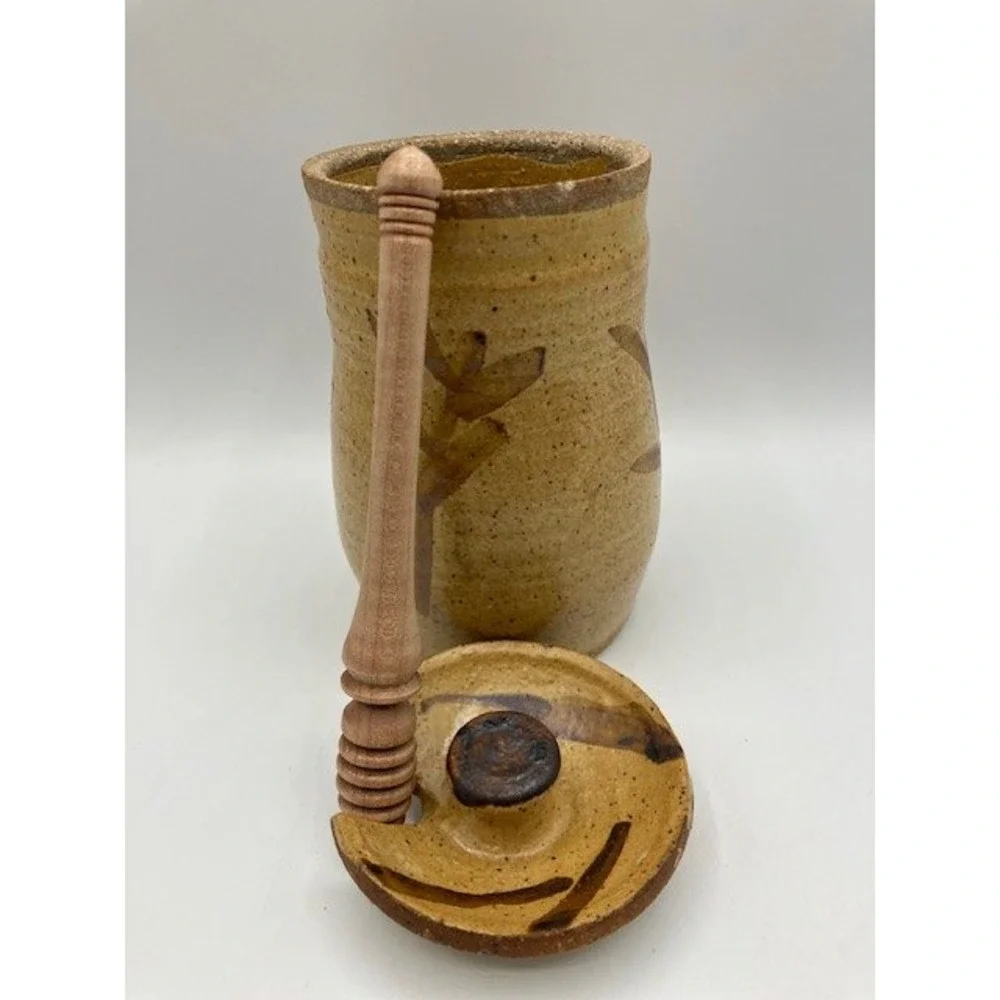 Handmade‎ Studio Pottery Stoneware Honey Pot with Lid and Wood Dipper 5.5